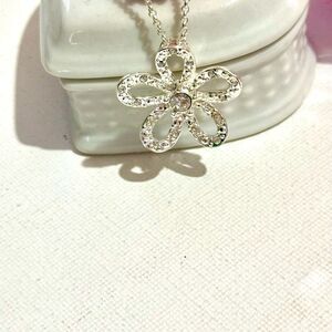 Avon Silver Floral Pendant Necklace
